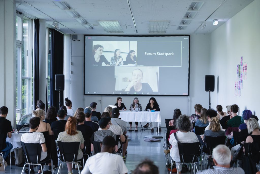 Konferenz für Feminismus – Gesellschaft in Bewegung