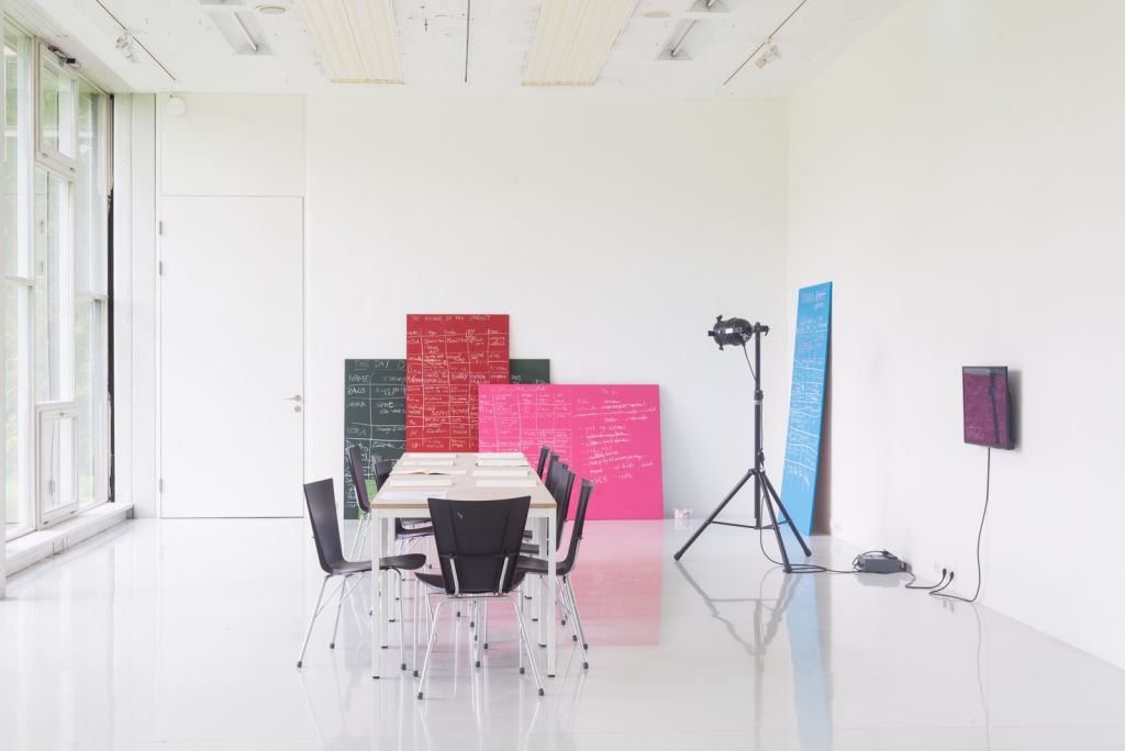 School of Maybe: Storying the Skies – Ausstellungsansichten