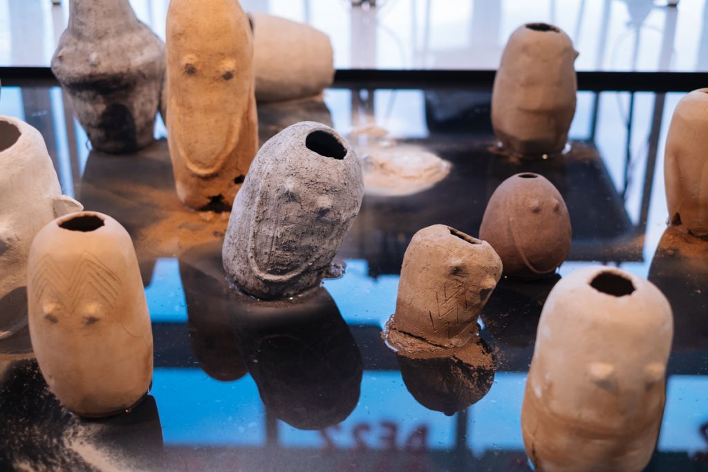 Ausstellungser&ouml;ffnung Leaking Vessels