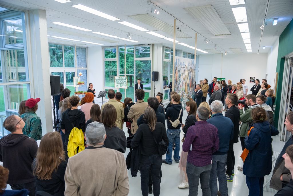 Innumerable Petals: Ausstellungser&ouml;ffnung