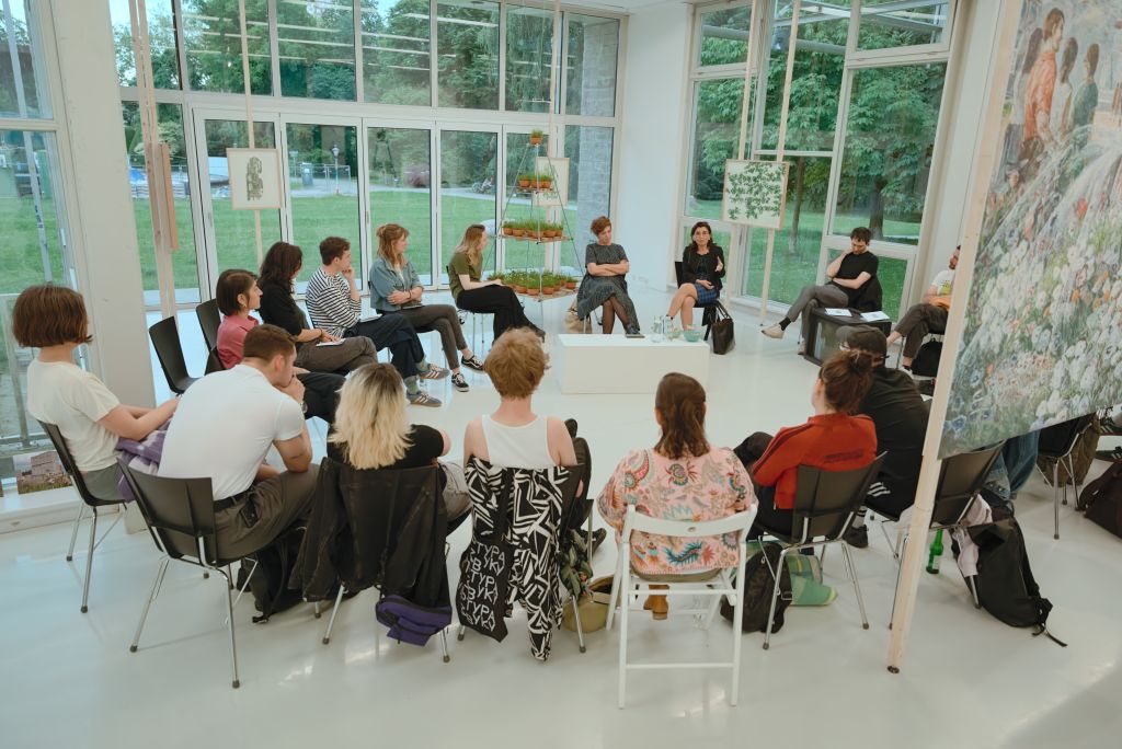 Art and neo-colonialism. On the problems of international cultural funding.