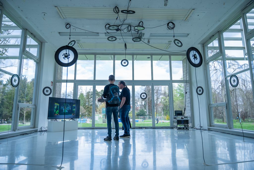 Ultrablack Non-ference of Mille Plateaux