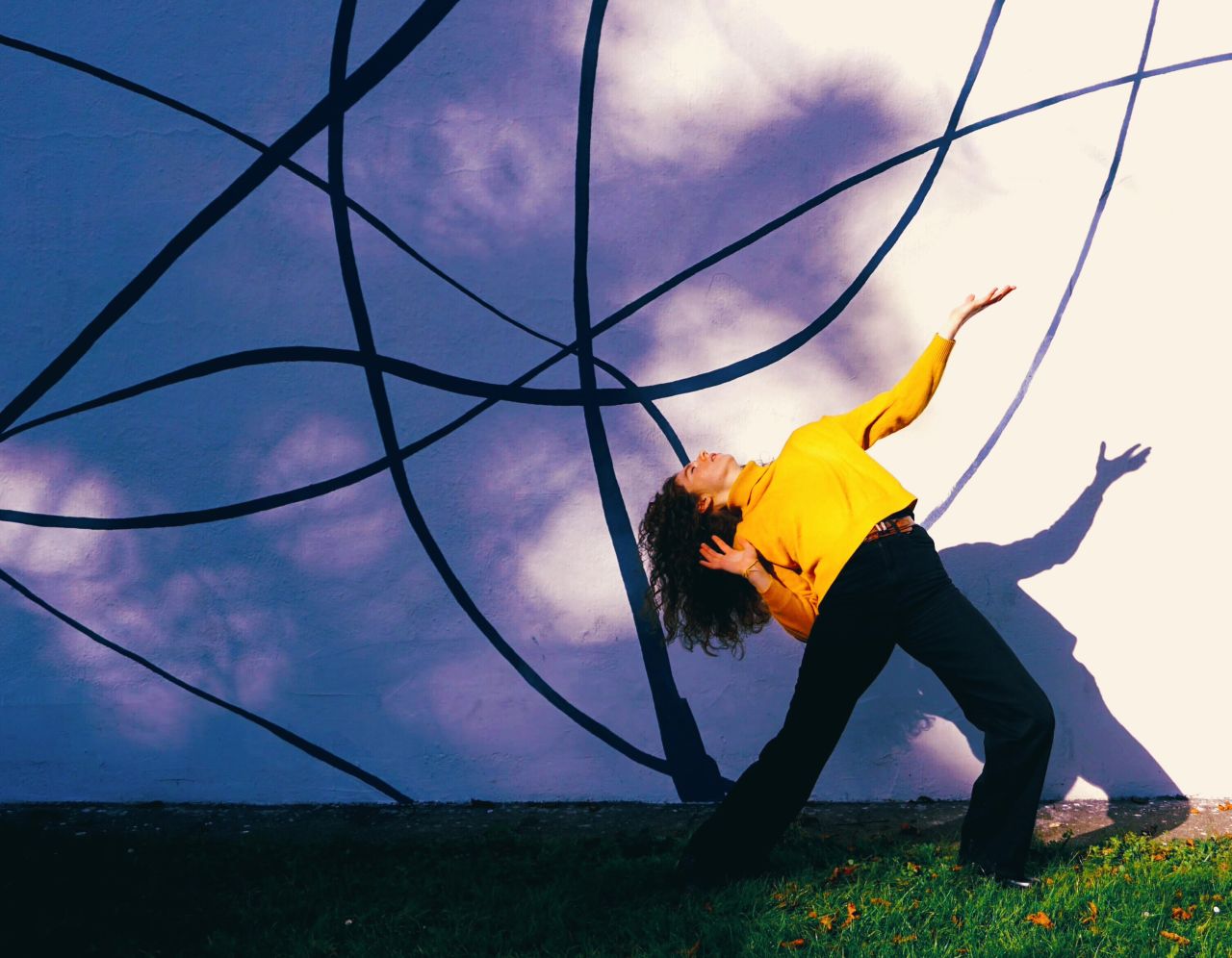 Mathilde Vendramin (cello, vocals), Peter Hutter (visuals)